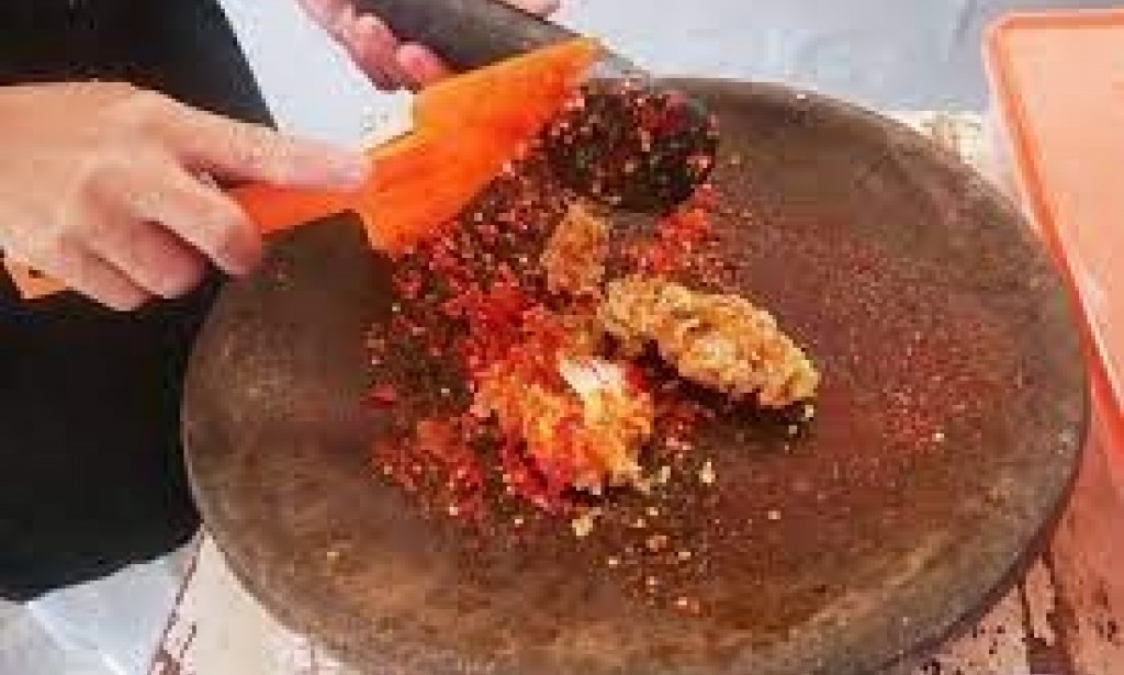 Trend Bisnis: Ayam Geprek dan Es Akuarium