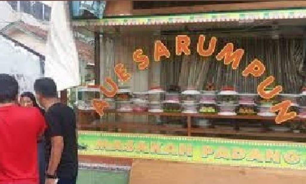 Alasan Mengapa di Rumah Makan Padang ada Banyak Cermin?