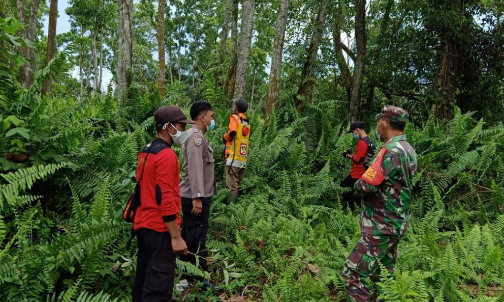 LAKUKAN PATROLI TERPADU CEGAH KARHUTLA DI MASA PANDEMI COVID 19