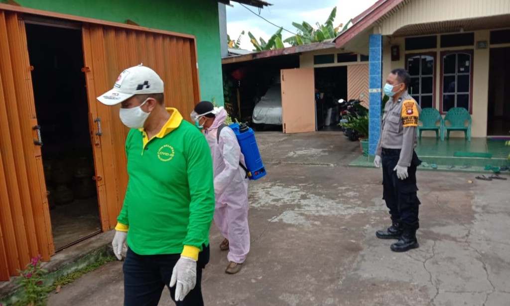 AIPDA KADEK OKA KAWAL PENYEMPROTAN DISINFEKTAN
