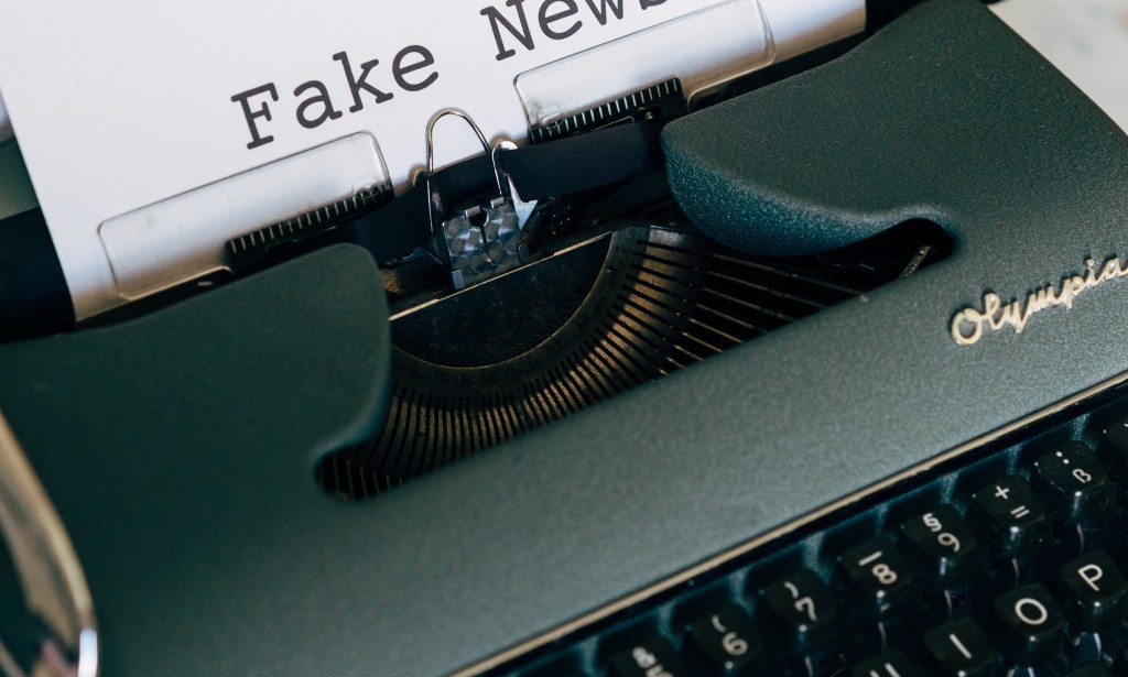 Waspada! Jangan gampang terpengaruh oleh berita hoax. Ini tips and trick nya