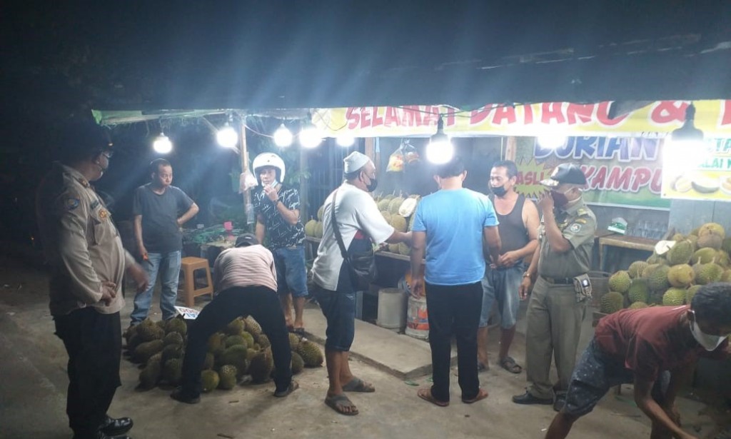 Kendalikan Lonjakan Penyebaran Covid 19, Kapolsek Sungai Raya : Rutinkan Kegiatan PPKM berbasis Mikro di wilkum Sungai Raya dengan humanis