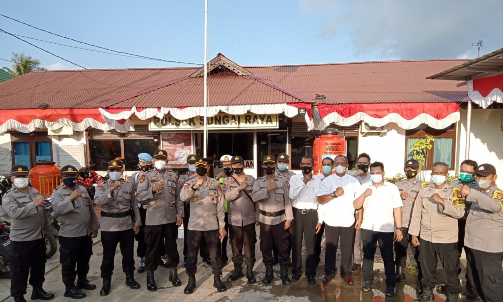 Kapolres Kubu Raya yang baru AKBP JERROLD H.Y. KUMONTOY. S.I.K. kunjungi Polsek Sungai Raya