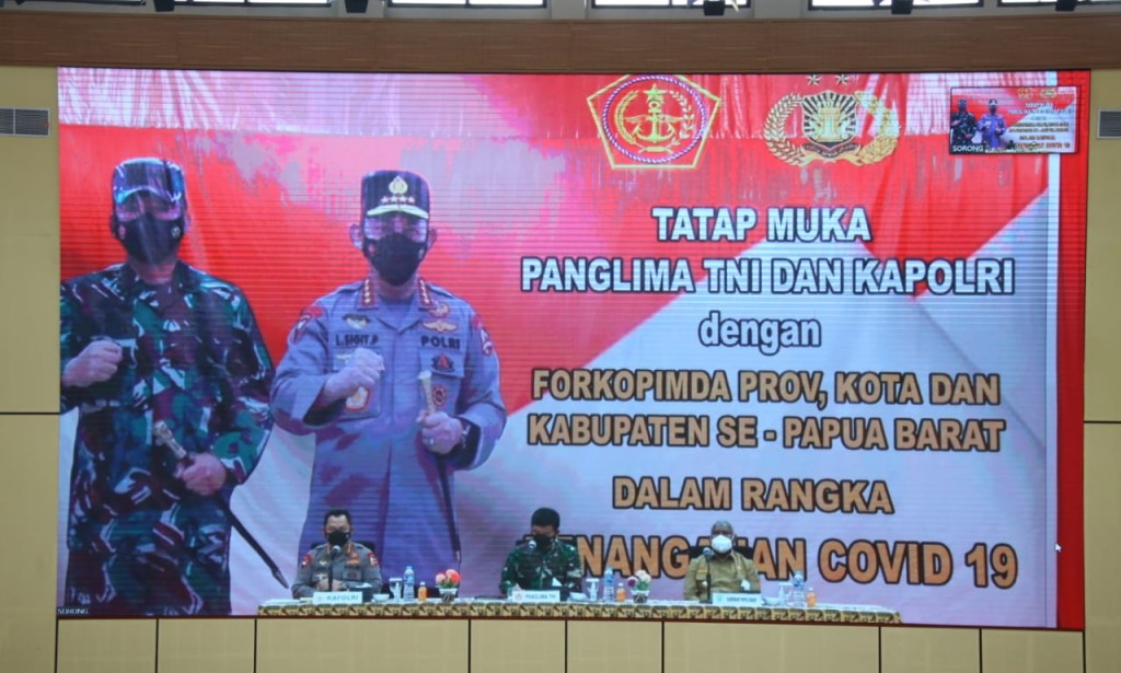 Kapolri Minta Terapkan Pendekatan Adat Istiadat Ajak Warga Papua Barat Isolasi di Isoter