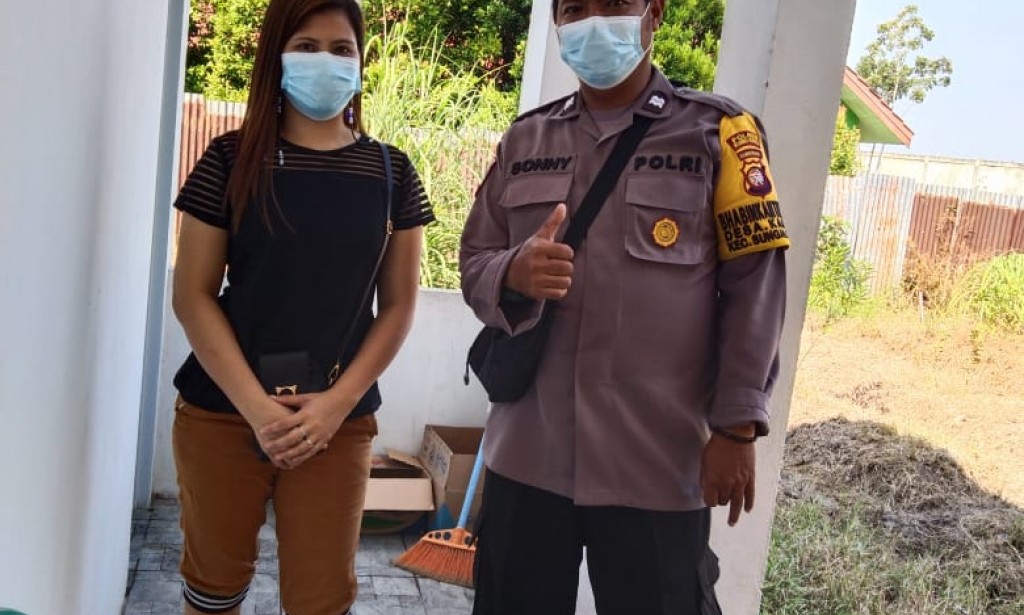 Aktif Sambang Desa, Bhabinkamtibmas ajak warga untuk Vaksin.