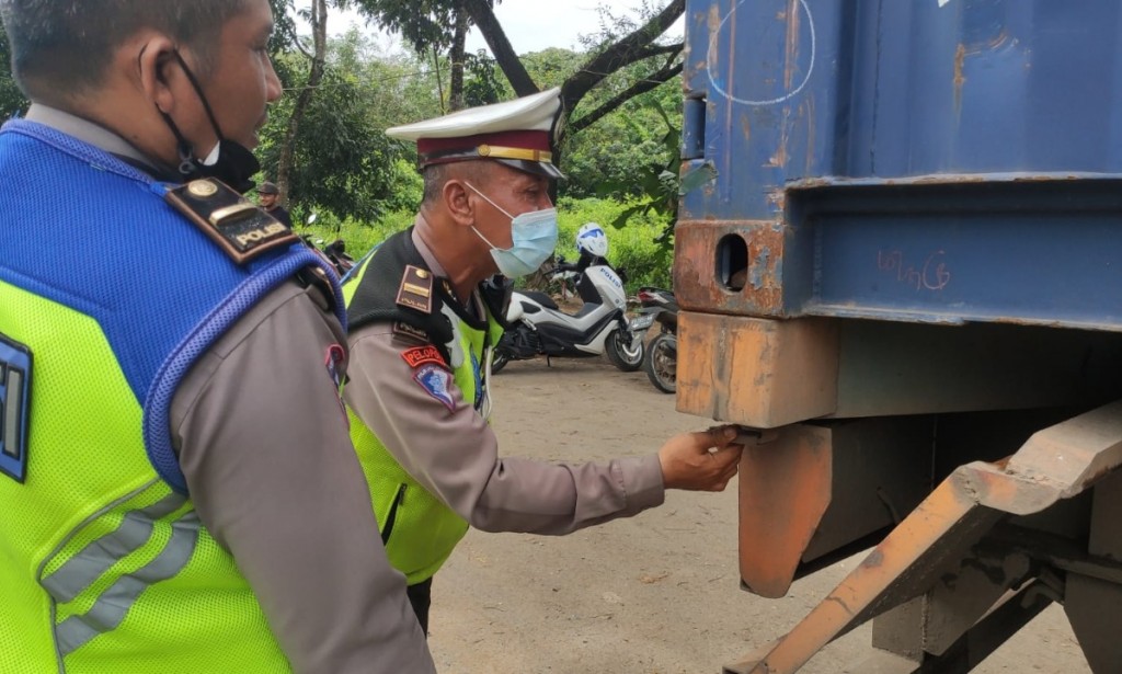 Ops Patuh Kapuas 2021 Satlantas Polres Kubu Raya Lakukan Pemeriksaan Keamanan Kendaraan (Safety Car) Cegah Laka Lantas
