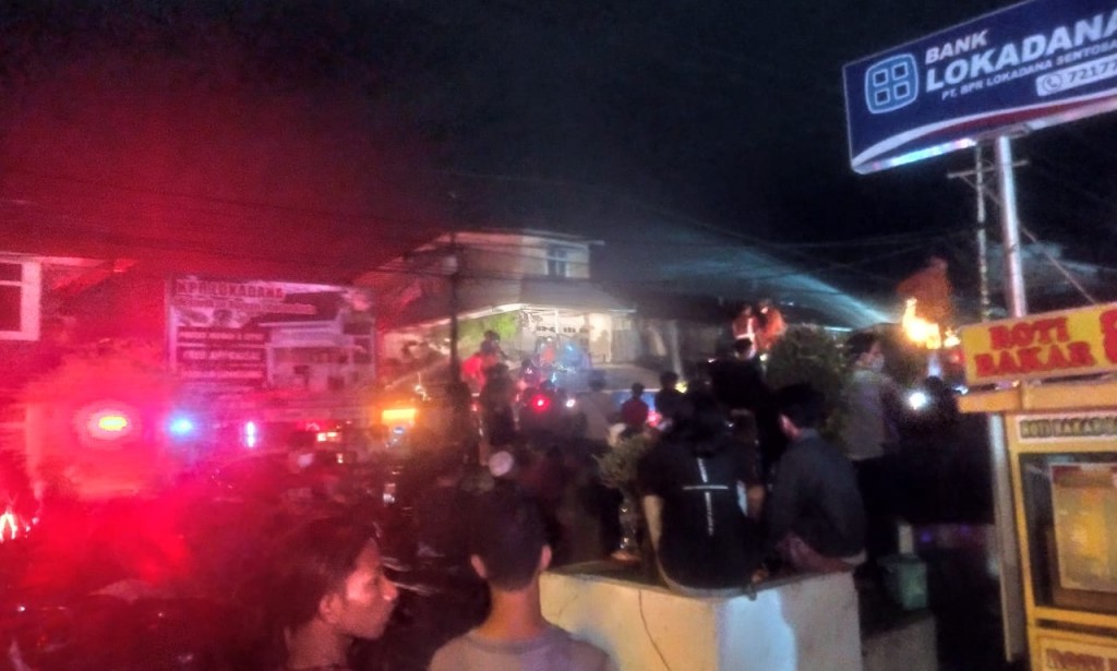 5 Ruko di Pasar Parit Baru di Lahap Api, Kapolres Kubu Raya Datangi TKP