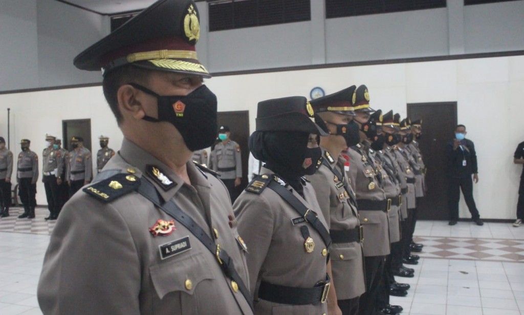 Kapolres kubu Raya Akbp Jerrold H.Y kumontoy, S,I.K  pimpin Serah Terima jabatan Kabag,kasat dan kapolsek