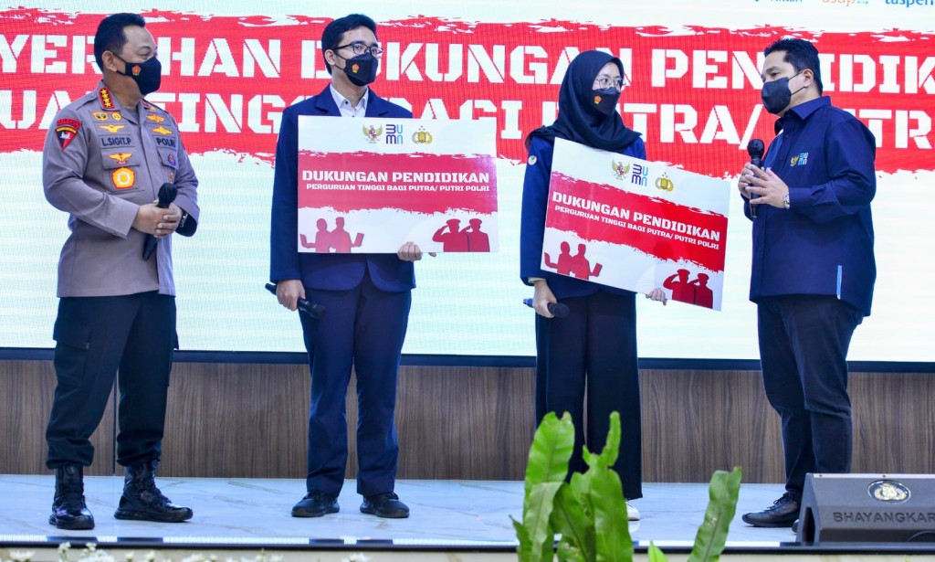 Kapolri Bicara Wujudkan SDM Unggul di Acara Bantuan Pendidikan Putra-Putri Polri