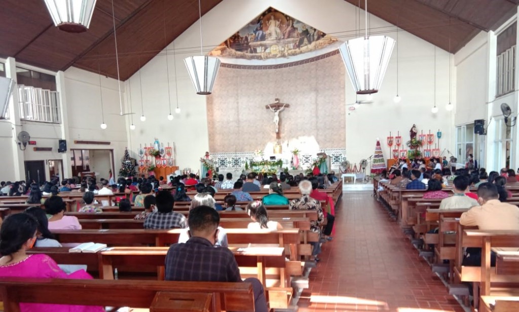 Berikan Rasama aman Personil Polsek Sungai Raya Amankan Semua Giat Ibadah Malam Natal dan Tahun Baru di Wilkum Polsek Sungai Raya